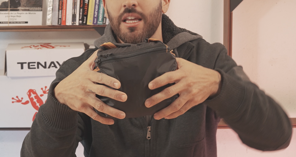 Sistema de plegado en bolsa de la mochila